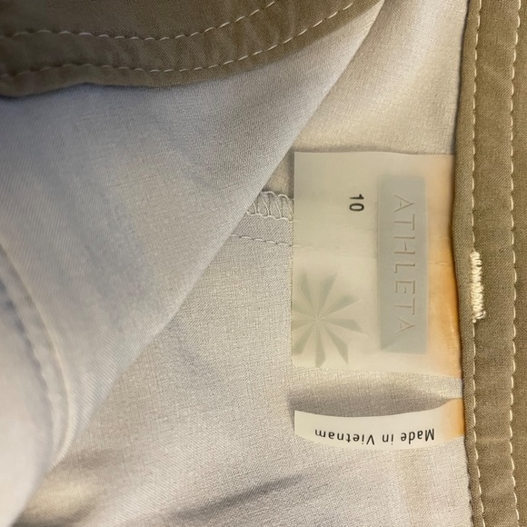 ATHLETA khaki performance SKort--Sz 10 - Picture 4 of 4
